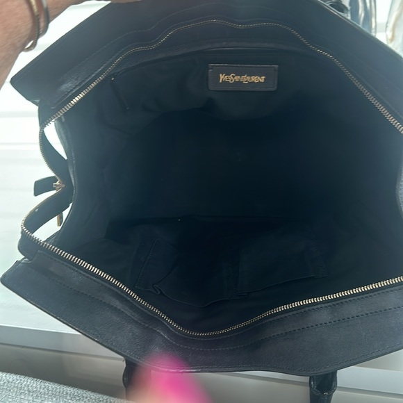 YSL Large Cabas Chyc in Black Leather w Gold Y Hardware - Picture 6 of 8